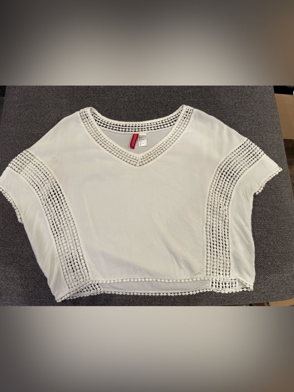 H&M White V-Neck Crop Top